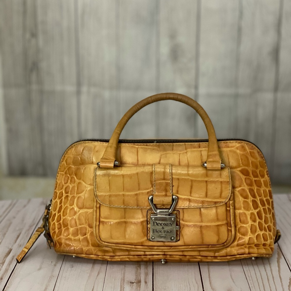 Dooney&Bourke tan Croco/gator handbag .